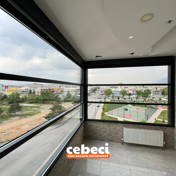 geniş balkon giyotin sistem konusunda Cebeci Cam Balkon uygulama görseli