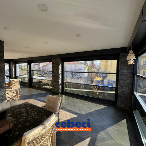 manzaralı balkon cam balkon konusunda Cebeci Cam Balkon uygulama görseli