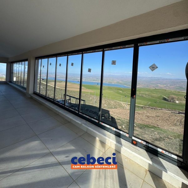 balkon dekorasyonu cam balkon konusunda Cebeci Cam Balkon uygulama görseli