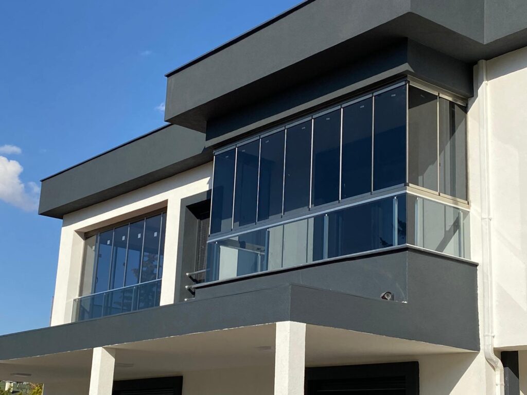 kayseri ısıcamlı cam balkon konusunda Cebeci Cam Balkon uygulama görseli