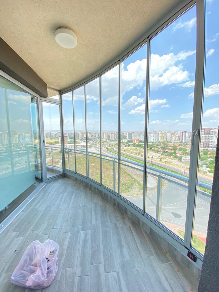 Kayseri için modern giyotin cam sistemi uygulaması