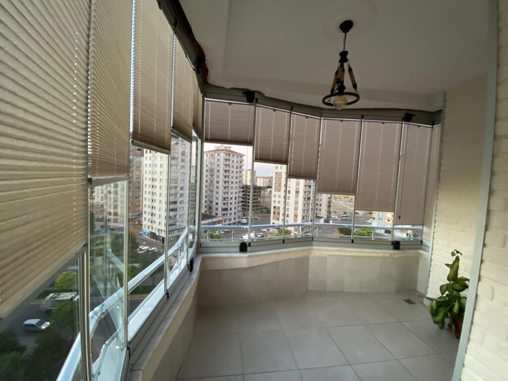 cam balkon havalandırma konusunda Cebeci Cam Balkon uygulama görseli
